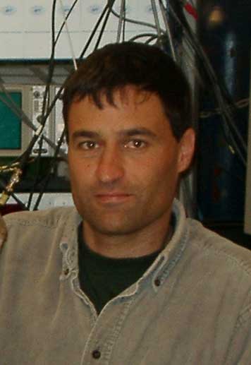 Picture of Prof. Yoram Gutfreund – Head of lab